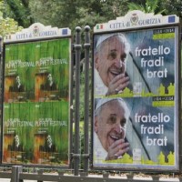 manifesti visita Papa Francesco
