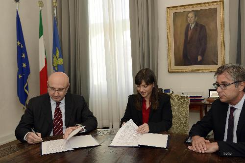 serracchianiPeroniInformest22ott14