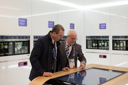 Sergio Bolzonello (Vicepresidente Regione FVG e assessore Attività produttive, Commercio, Cooperazione, Risorse agricole e forestali) all'inaugurazione di EXPO nel Padiglione "Vino A Taste of Italy" - Milano 01/05/2015
