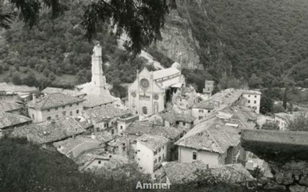 Veduta aerea di Gemona del Friuli dopo il terremoto del 6 maggio 1976 (Foto Ilo Battigelli in Archivio Multimediale della Memoria dell'Emigrazione Regionale-AMMER)