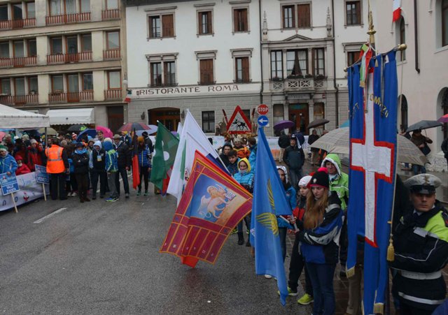 Cerimonia di apertura delle finali nazionali dei Campionati studenteschi degli Sport invernali, in piazza XX Settembre - Tolmezzo 08/03/2016
