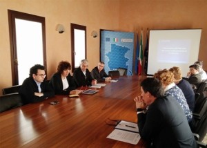 1 Loredana Panariti (Assessore regionale Lavoro, Formazione, Istruzione, Pari Opportunità, Politiche giovanili, Ricerca e Università) all'incontro con le organizzazioni sindacali per fornire le indicazioni sull'andamento del mercato del lavoro nella provincia di Pordenone, nella sede della Regione FVG - Pordenone 11/04/2016