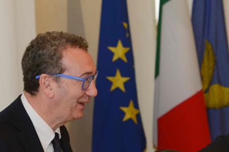 Sergio Bolzonello (Vicepresidente Regione FVG e assessore Attività produttive, Turismo e Cooperazione) presiede la riunione della Giunta del Friuli Venezia Giulia - Trieste 08/04/2016