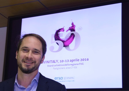 Cristiano Shaurli (Assessore regionale Risorse agricole e forestali) alla conferenza stampa di presentazione dello stand collettivo del FVG per Vinitaly 2016 - Udine 04/04/2016